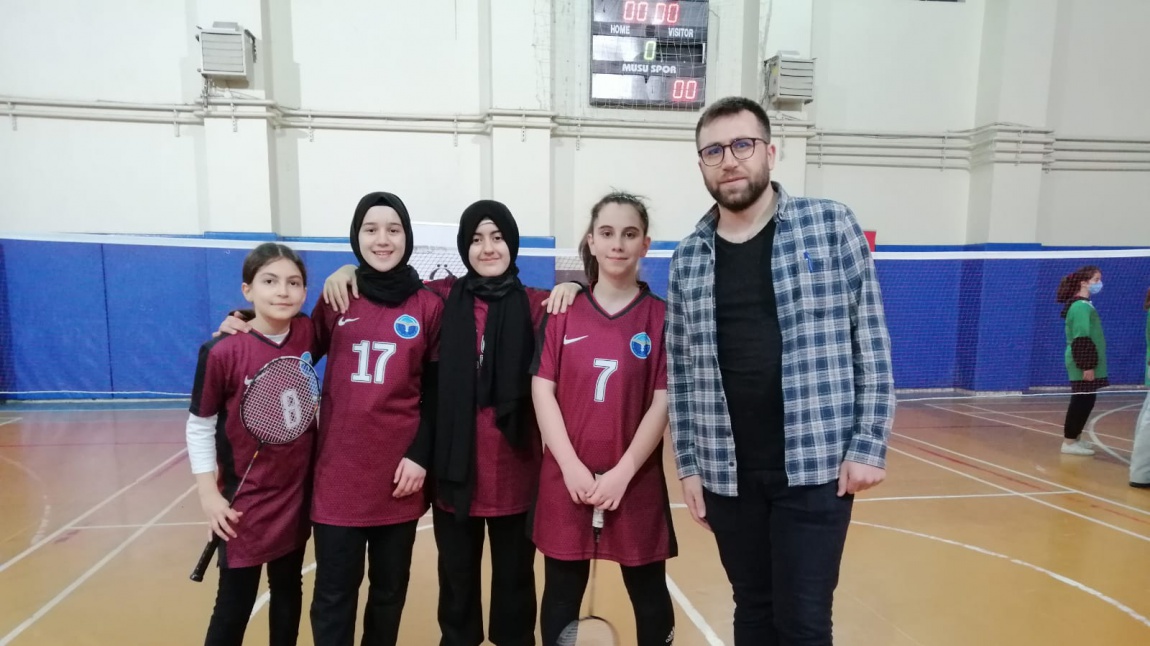 Badminton'da İstanbul Üçüncüsüyüz