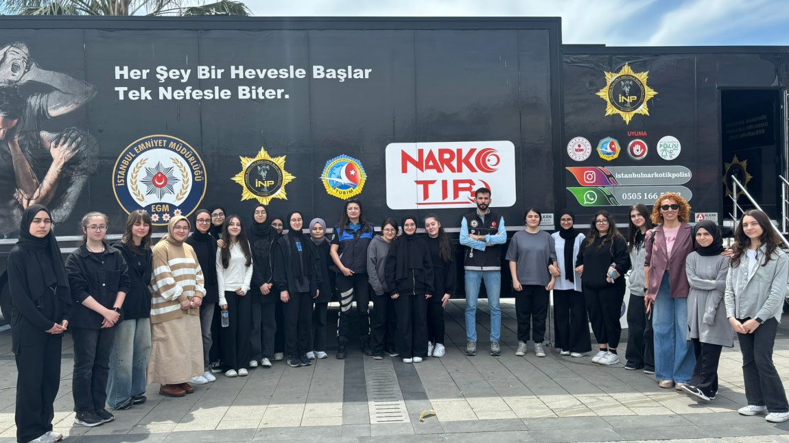 İstanbul Emniyet Müdürlüğü Narkotik Suçlarla Şube Müdürlüğünce Dizayn Edilen NarkoTır’ı Ziyaret Ettik.